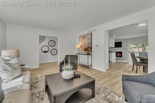 39202 Dillingham Street, Westland, MI 48186