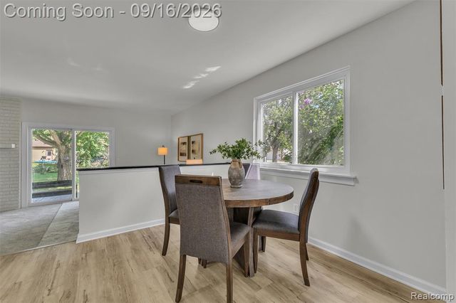 39202 Dillingham Street, Westland, MI 48186