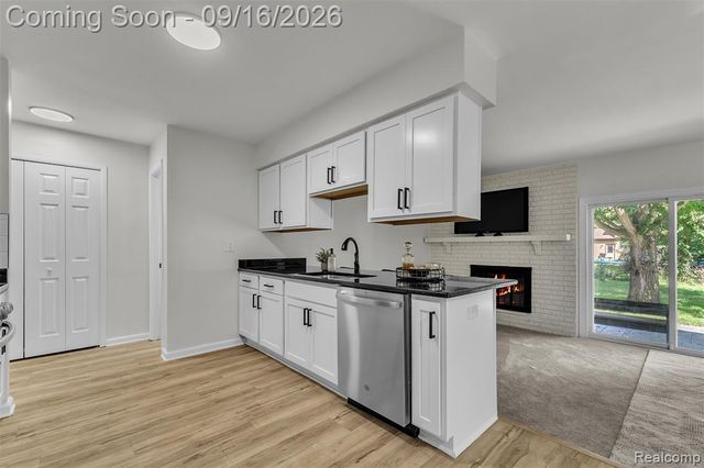 39202 Dillingham Street, Westland, MI 48186