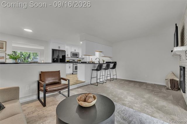 39202 Dillingham Street, Westland, MI 48186