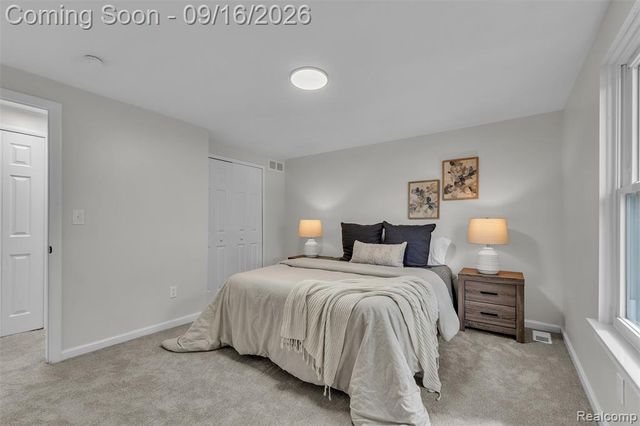 39202 Dillingham Street, Westland, MI 48186