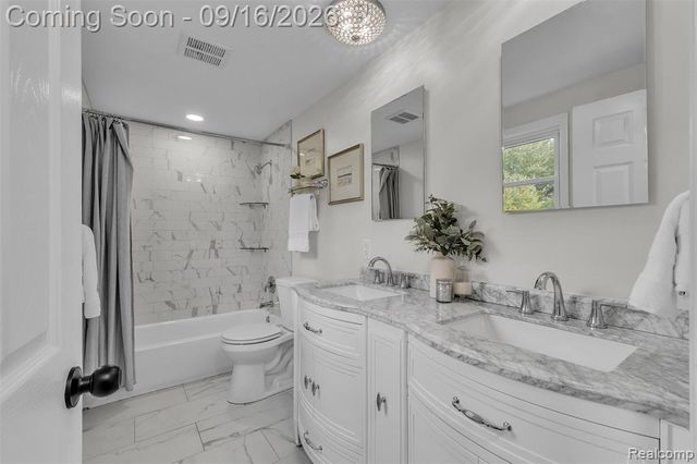 39202 Dillingham Street, Westland, MI 48186