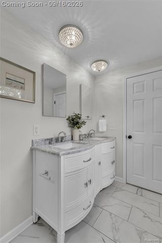 39202 Dillingham Street, Westland, MI 48186