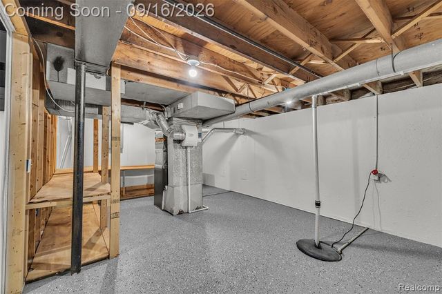 39202 Dillingham Street, Westland, MI 48186