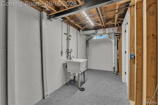 39202 Dillingham Street, Westland, MI 48186