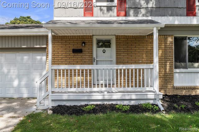 39202 Dillingham Street, Westland, MI 48186