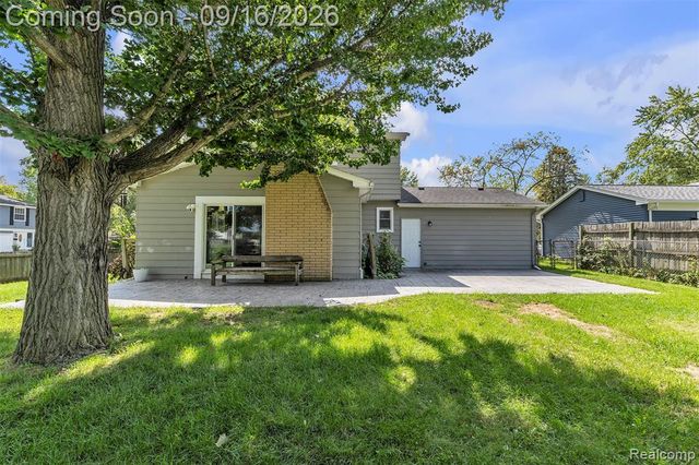 39202 Dillingham Street, Westland, MI 48186