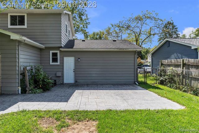 39202 Dillingham Street, Westland, MI 48186
