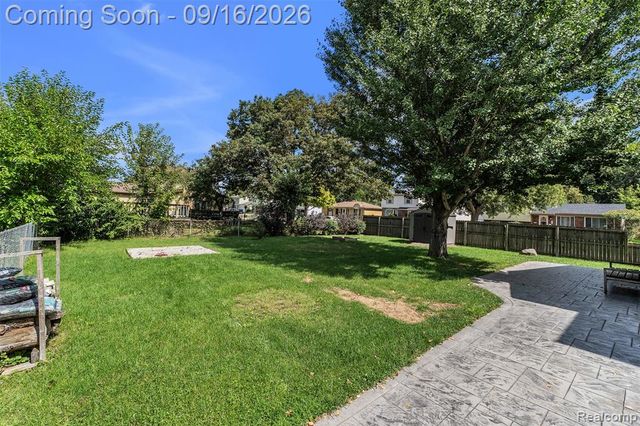 39202 Dillingham Street, Westland, MI 48186