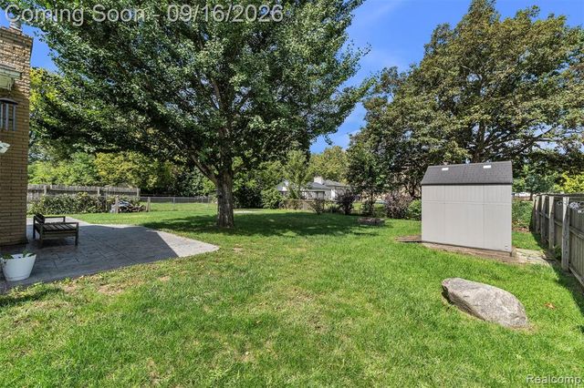 39202 Dillingham Street, Westland, MI 48186