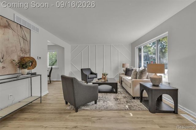 39202 Dillingham Street, Westland, MI 48186