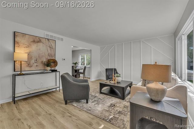 39202 Dillingham Street, Westland, MI 48186