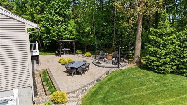 4 Annie Drive, Saratoga Springs, NY 12866