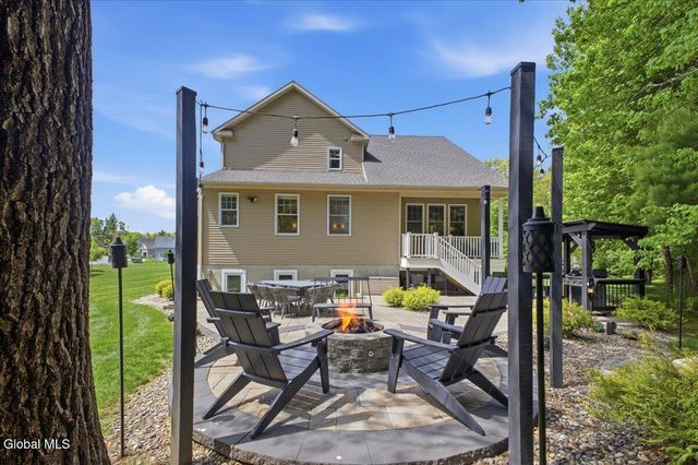 4 Annie Drive, Saratoga Springs, NY 12866