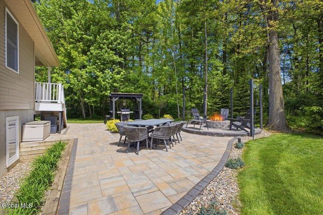 4 Annie Drive, Saratoga Springs, NY 12866