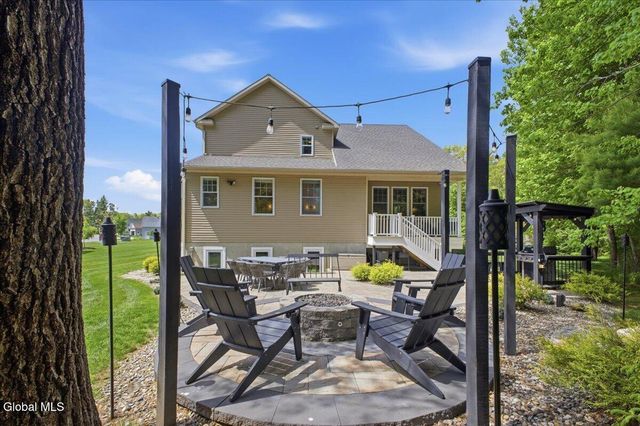 4 Annie Drive, Saratoga Springs, NY 12866