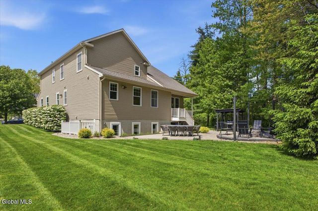 4 Annie Drive, Saratoga Springs, NY 12866