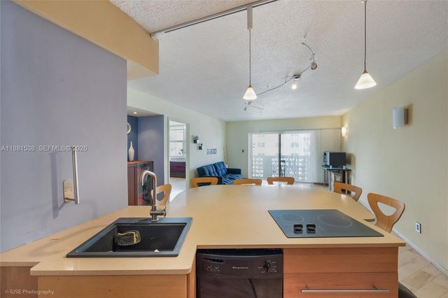 1901 S Ocean Drive 303, Hollywood, FL 33019