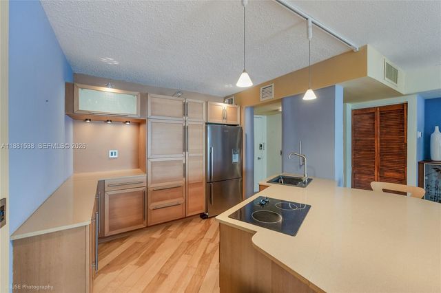 1901 S Ocean Drive 303, Hollywood, FL 33019