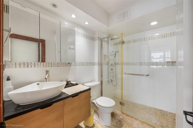1901 S Ocean Drive 303, Hollywood, FL 33019