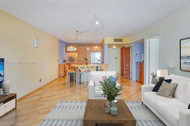 1901 S Ocean Drive 303, Hollywood, FL 33019
