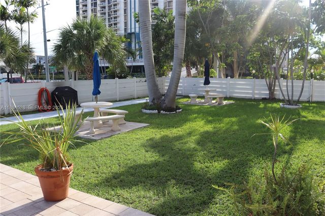 1901 S Ocean Drive 303, Hollywood, FL 33019