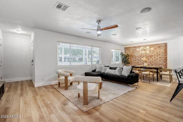 4036 N 40TH Place, Phoenix, AZ 85018