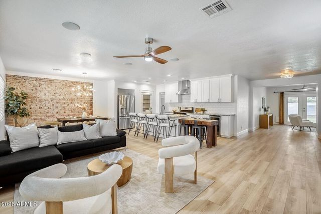 4036 N 40TH Place, Phoenix, AZ 85018