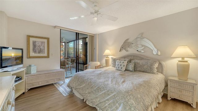 8773 MIDNIGHT PASS ROAD 102G, Sarasota, FL 34242