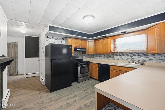 25 111th Street, Troy, NY 12182