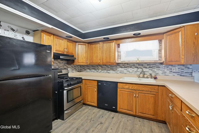 25 111th Street, Troy, NY 12182