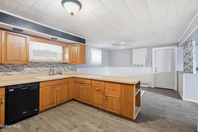 25 111th Street, Troy, NY 12182