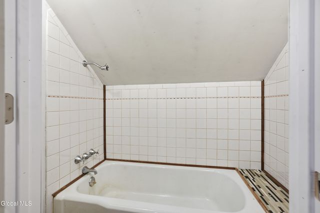 25 111th Street, Troy, NY 12182