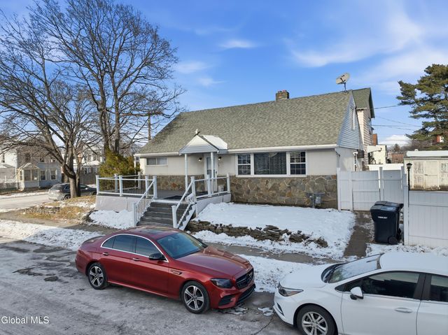 25 111th Street, Troy, NY 12182