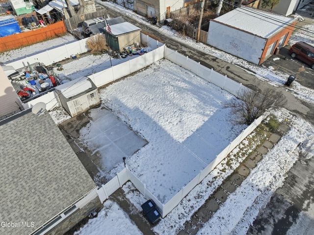 25 111th Street, Troy, NY 12182