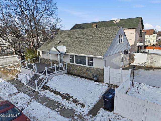 25 111th Street, Troy, NY 12182