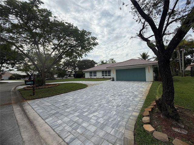 1218 NW 111th Ave, Coral Springs, FL 33071