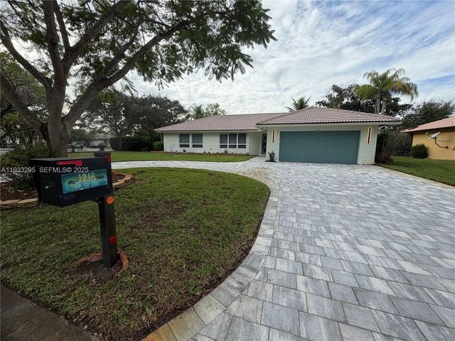 1218 NW 111th Ave, Coral Springs, FL 33071