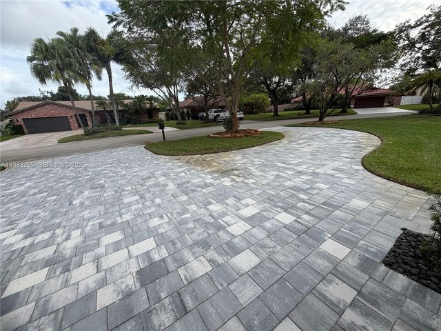 1218 NW 111th Ave, Coral Springs, FL 33071