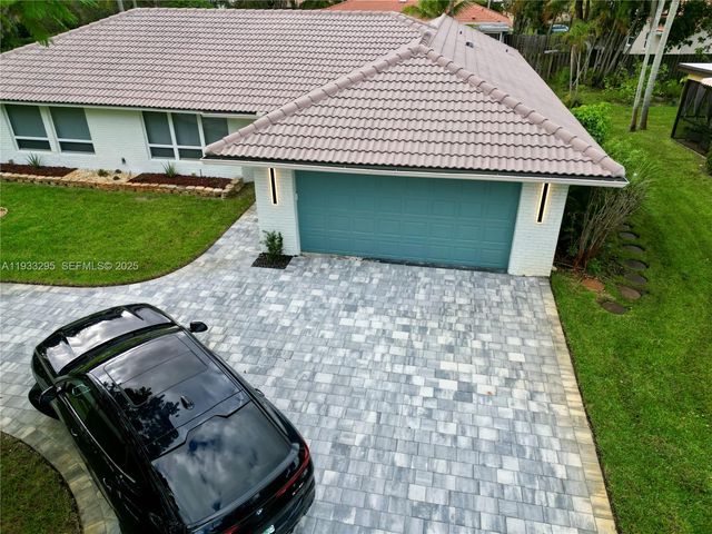 1218 NW 111th Ave, Coral Springs, FL 33071