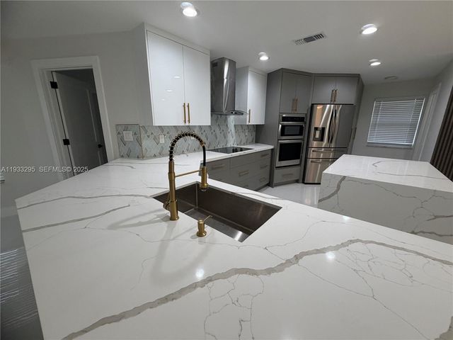 1218 NW 111th Ave, Coral Springs, FL 33071