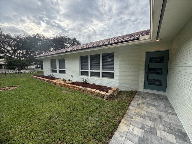 1218 NW 111th Ave, Coral Springs, FL 33071