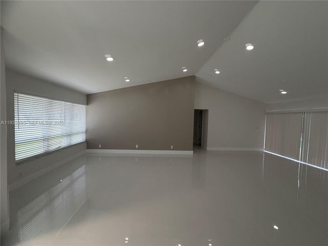 1218 NW 111th Ave, Coral Springs, FL 33071