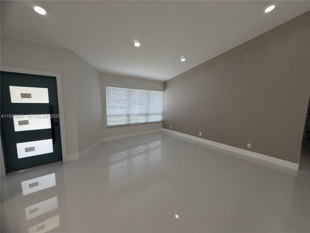 1218 NW 111th Ave, Coral Springs, FL 33071