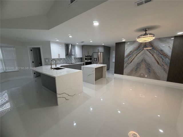 1218 NW 111th Ave, Coral Springs, FL 33071