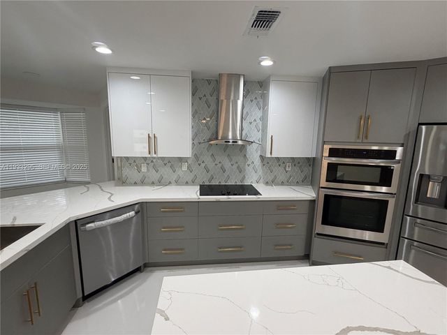 1218 NW 111th Ave, Coral Springs, FL 33071