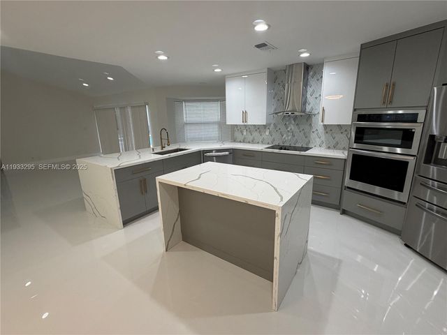 1218 NW 111th Ave, Coral Springs, FL 33071