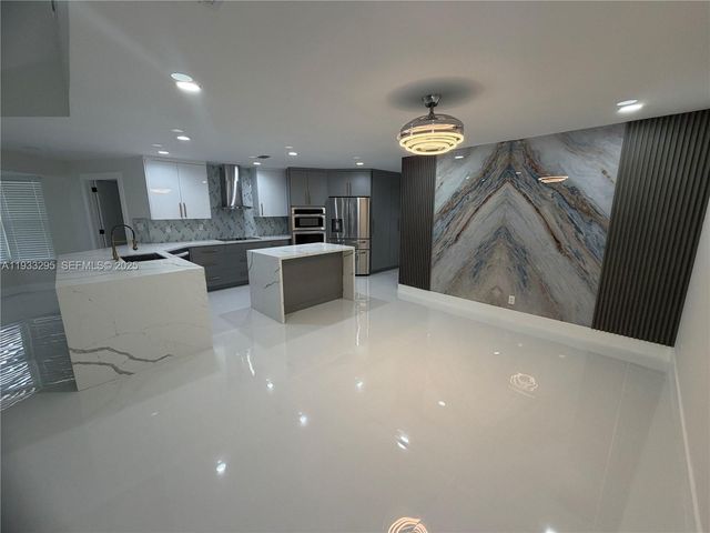 1218 NW 111th Ave, Coral Springs, FL 33071