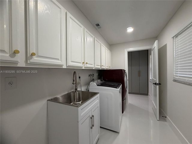 1218 NW 111th Ave, Coral Springs, FL 33071