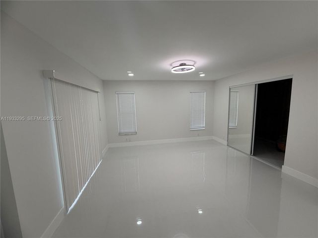 1218 NW 111th Ave, Coral Springs, FL 33071